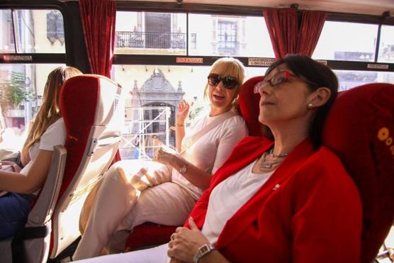 La jefa municipal disfrutó del primer viaje del Bus Turístico 