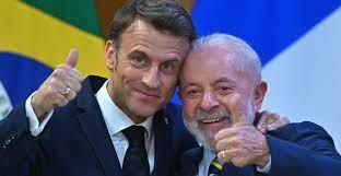 Lula y Macrón, sonrisas y negocios